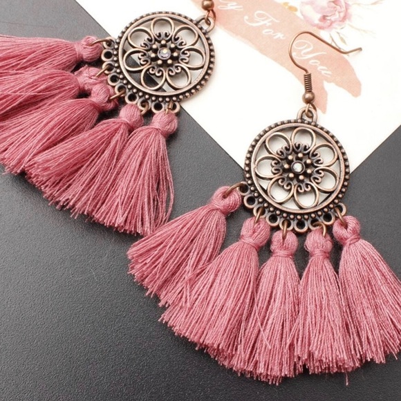 Jewelry - Boho pink fringe and copper tone earrings